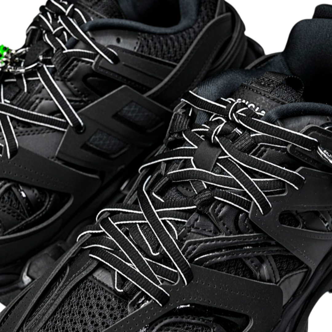 Track Trainer 'Black' (Charm)