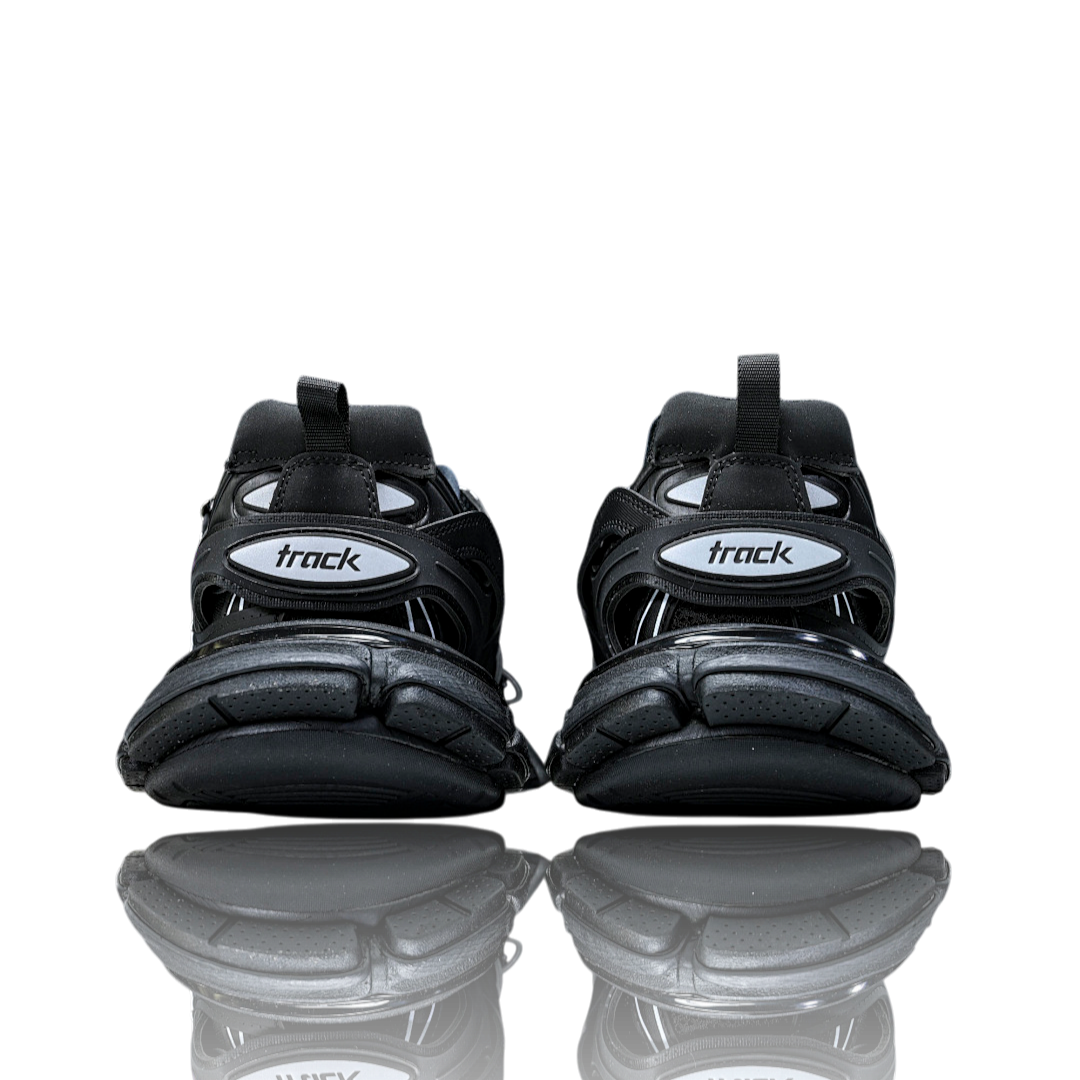 Track Trainer 'Black' (Charm)