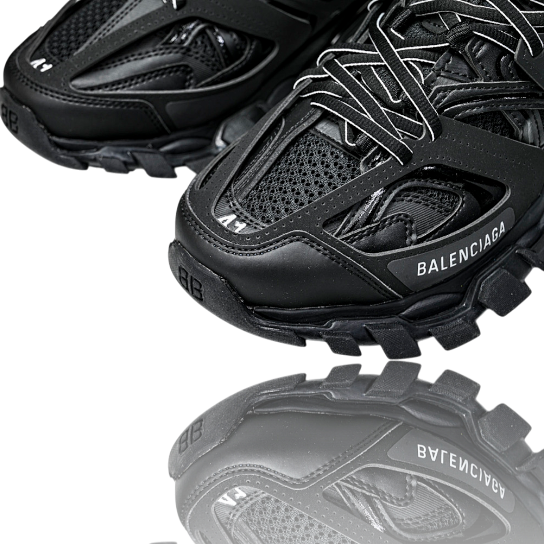 Track Trainer 'Black' (Charm)