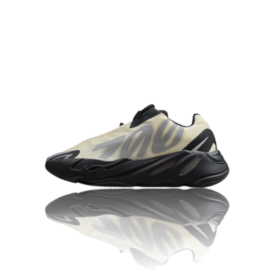 Yzy 700 MNVN 'Bone'