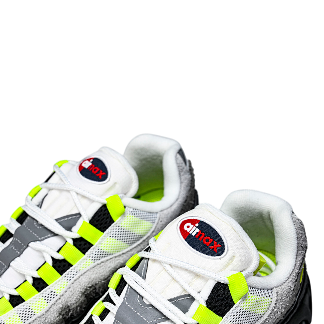 AM95 SP x Undefeated Geo 'Geo NYC Neon'