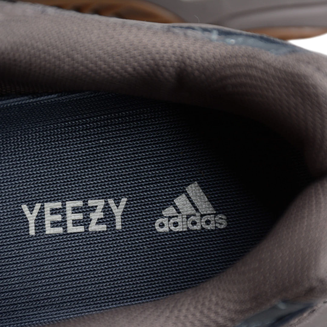 Yzy 700 V2 'Mauve'