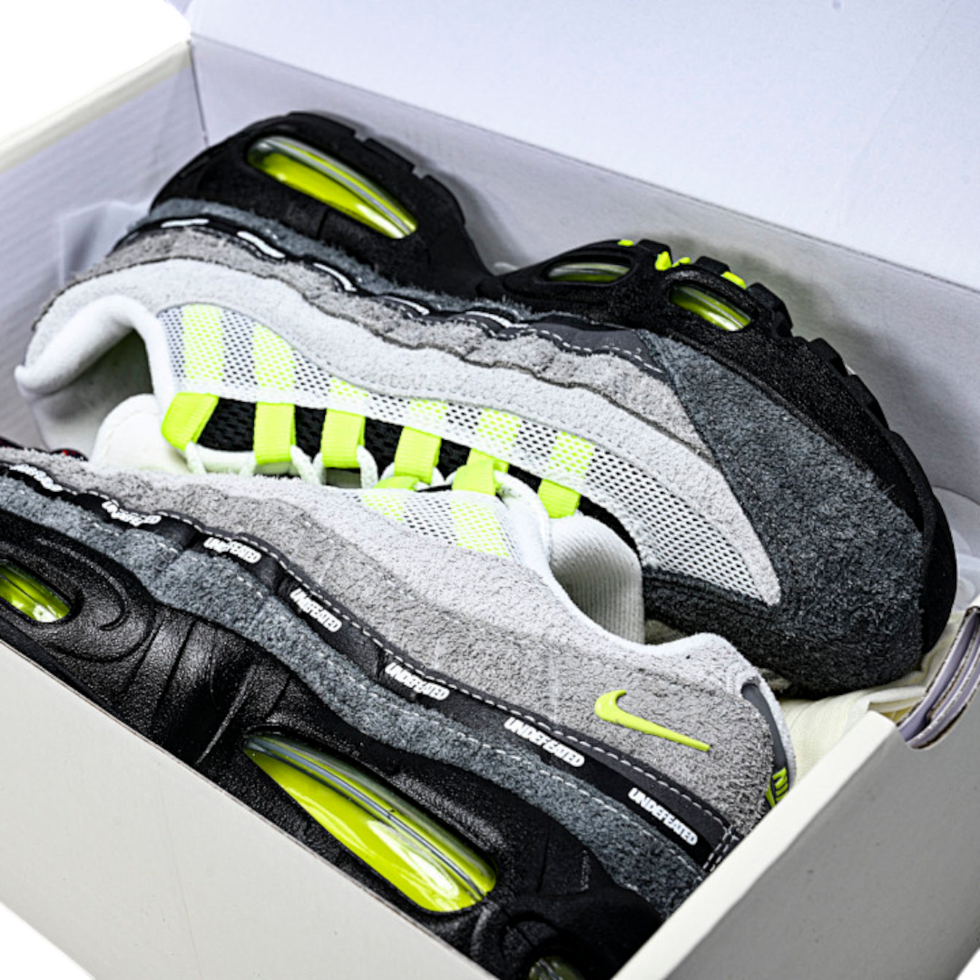 AM95 SP x Undefeated Geo 'Geo NYC Neon'