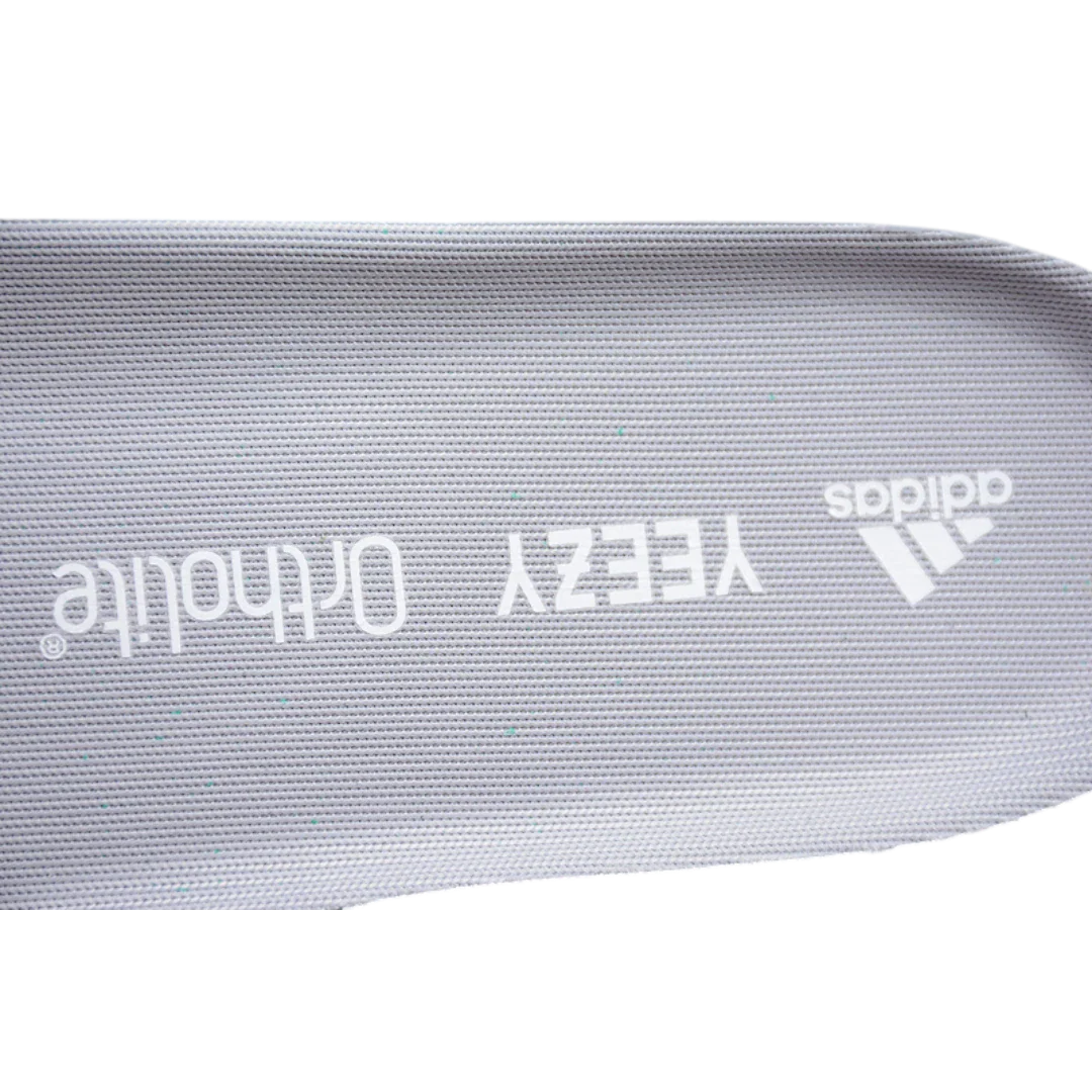 (CLEARANCE) Yzy 700 V2 'Static'