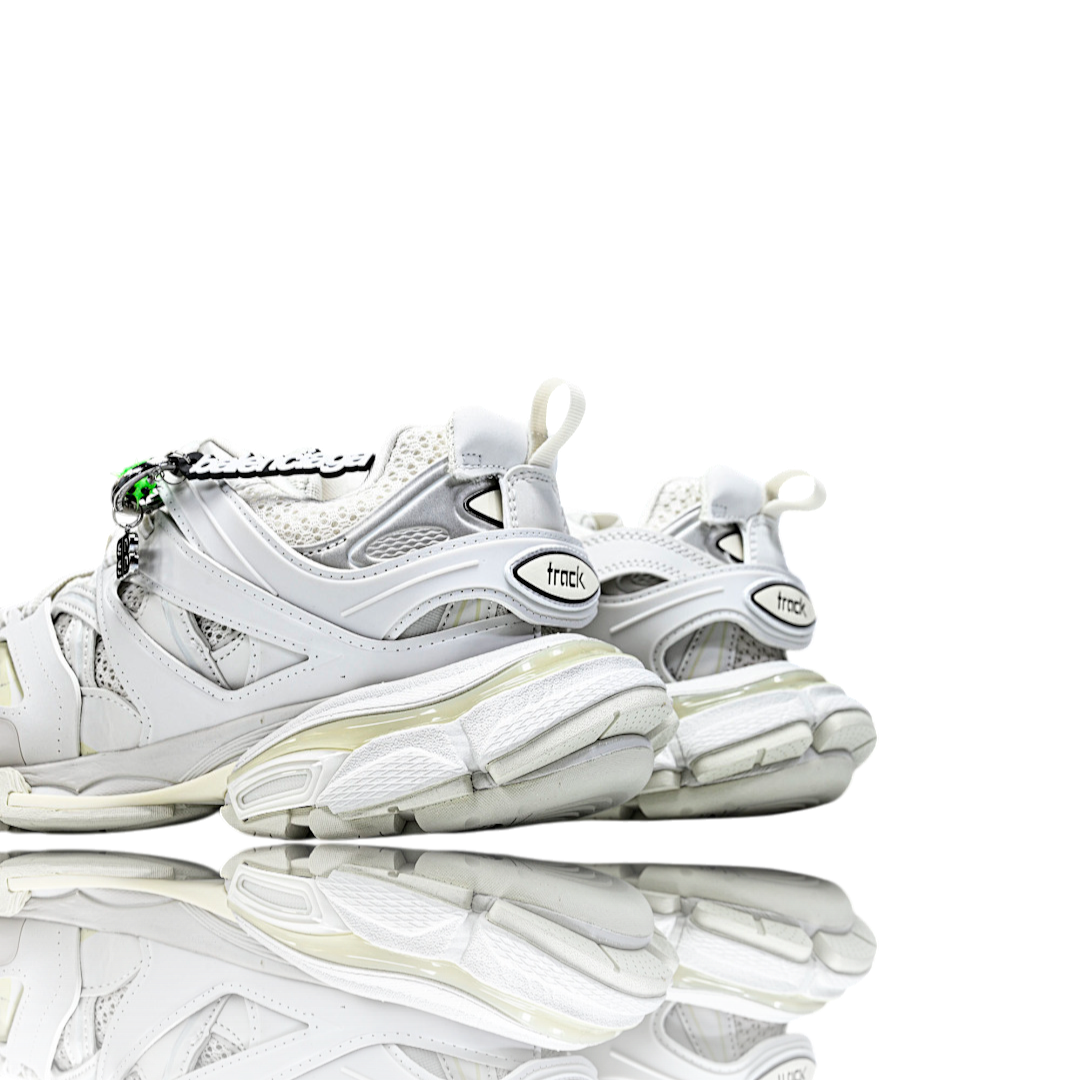 Track Trainer 'White' (Charm)