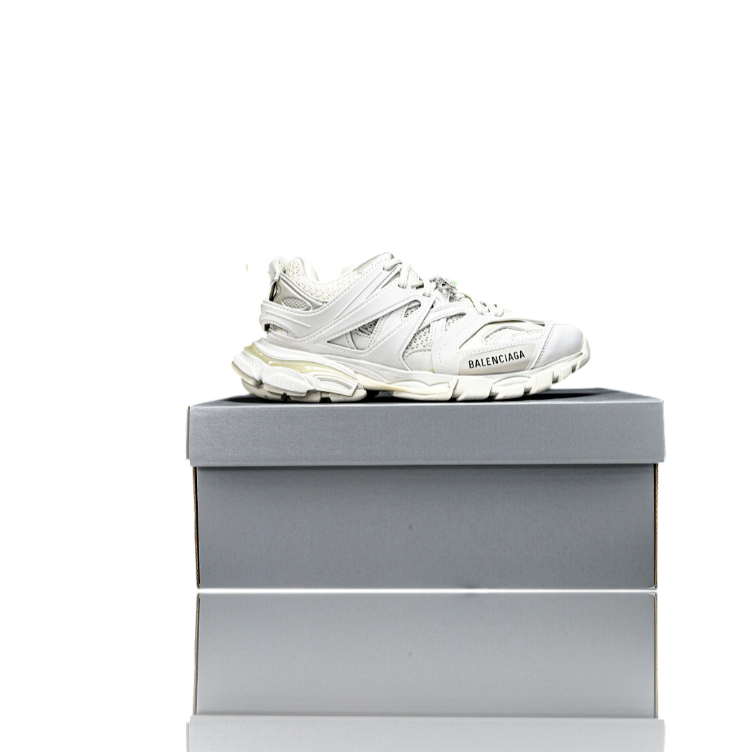 Track Trainer 'White' (Charm)