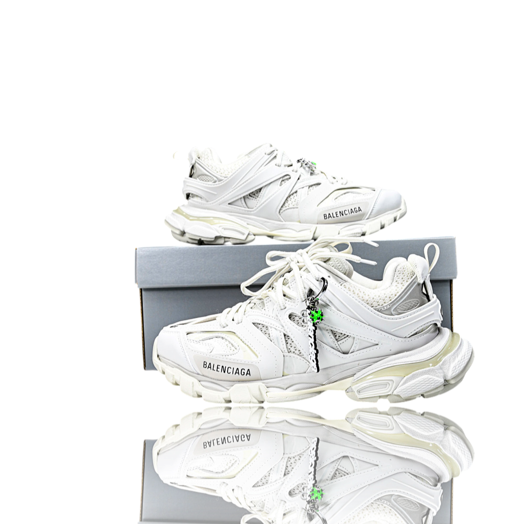 Track Trainer 'White' (Charm)