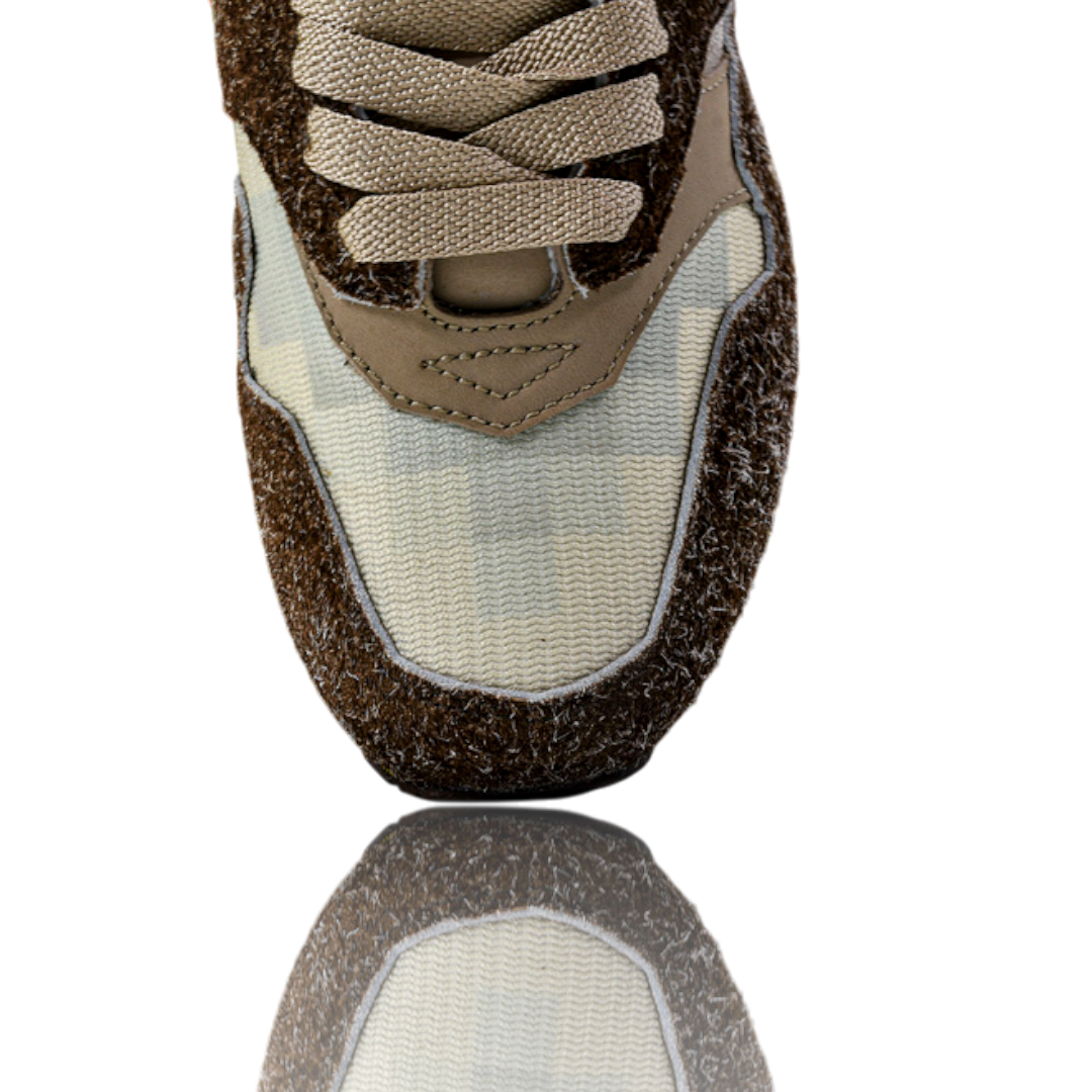 AM1 .SWOOSH Low Poly Big Head Origins
