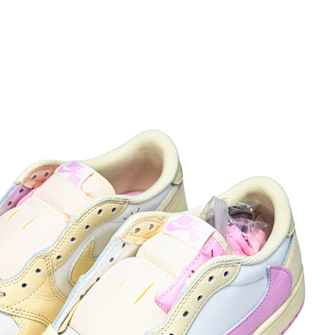 Travis Scott x AJ1 Low OG 'Muslin Shy Pink'