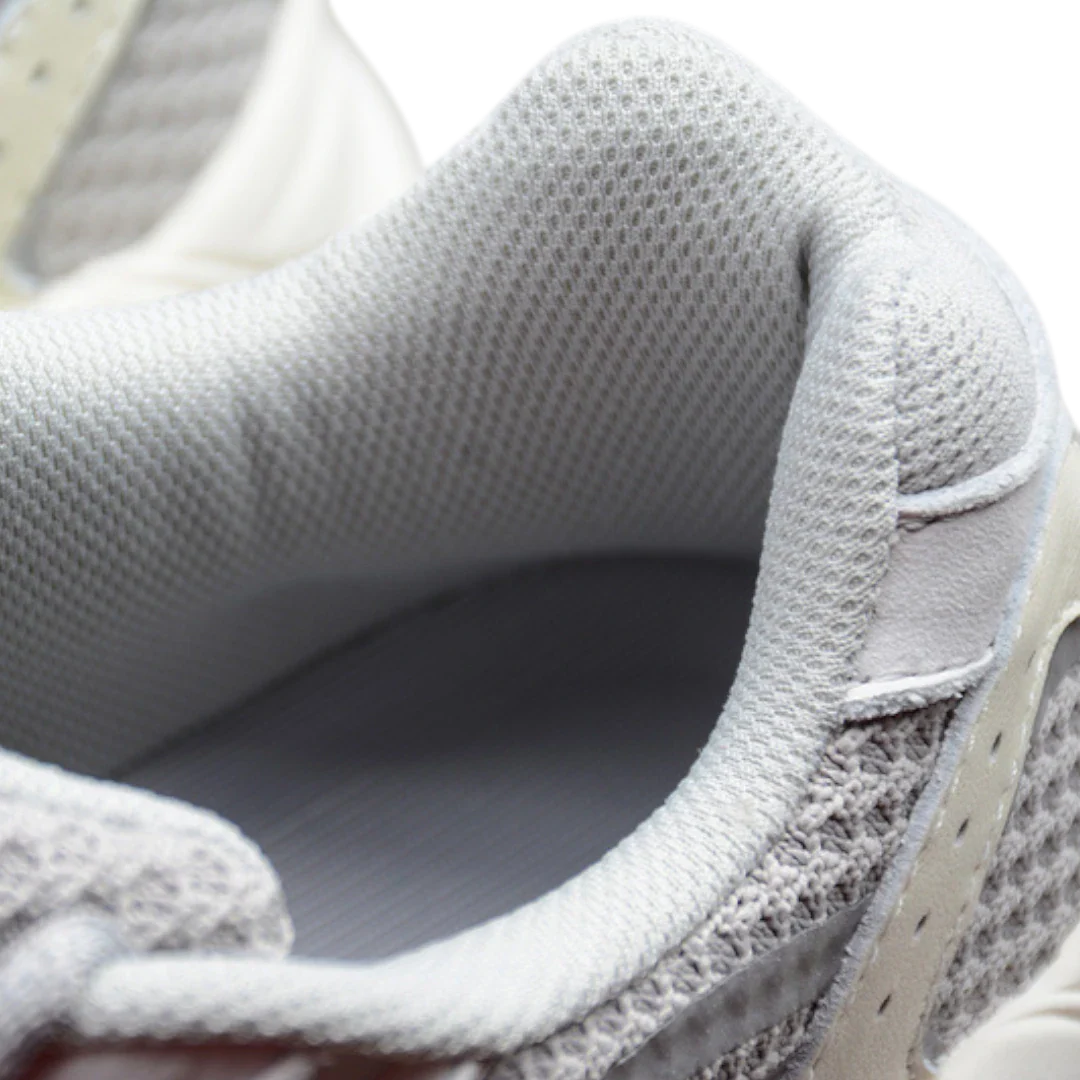 (CLEARANCE) Yzy 700 V2 'Static'