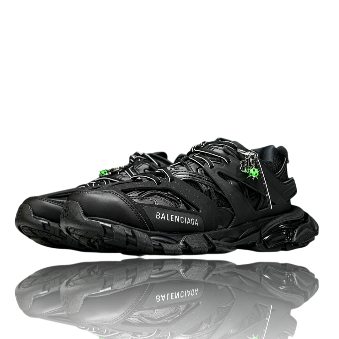 Track Trainer 'Black' (Charm)
