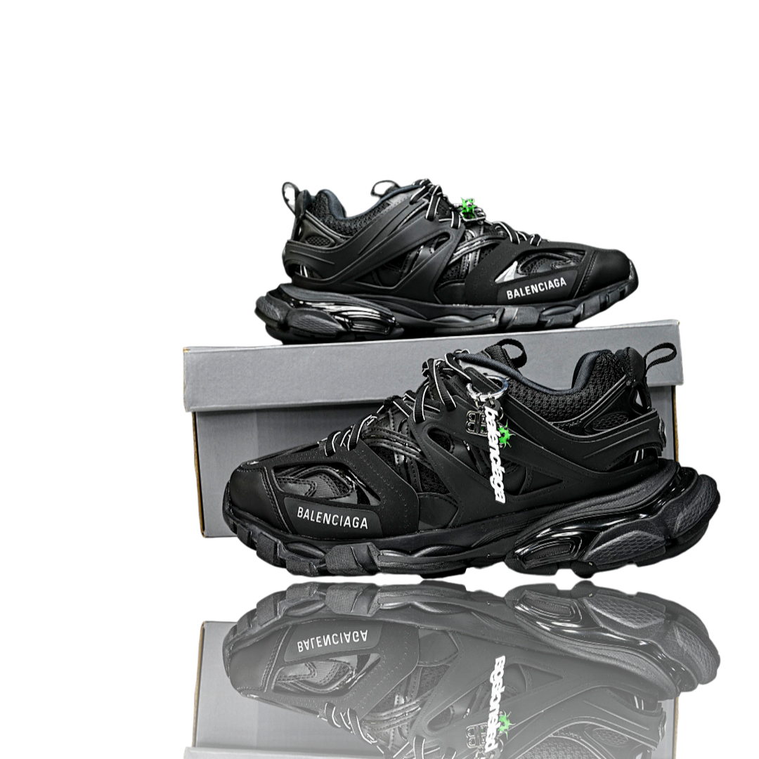 Track Trainer 'Black' (Charm)