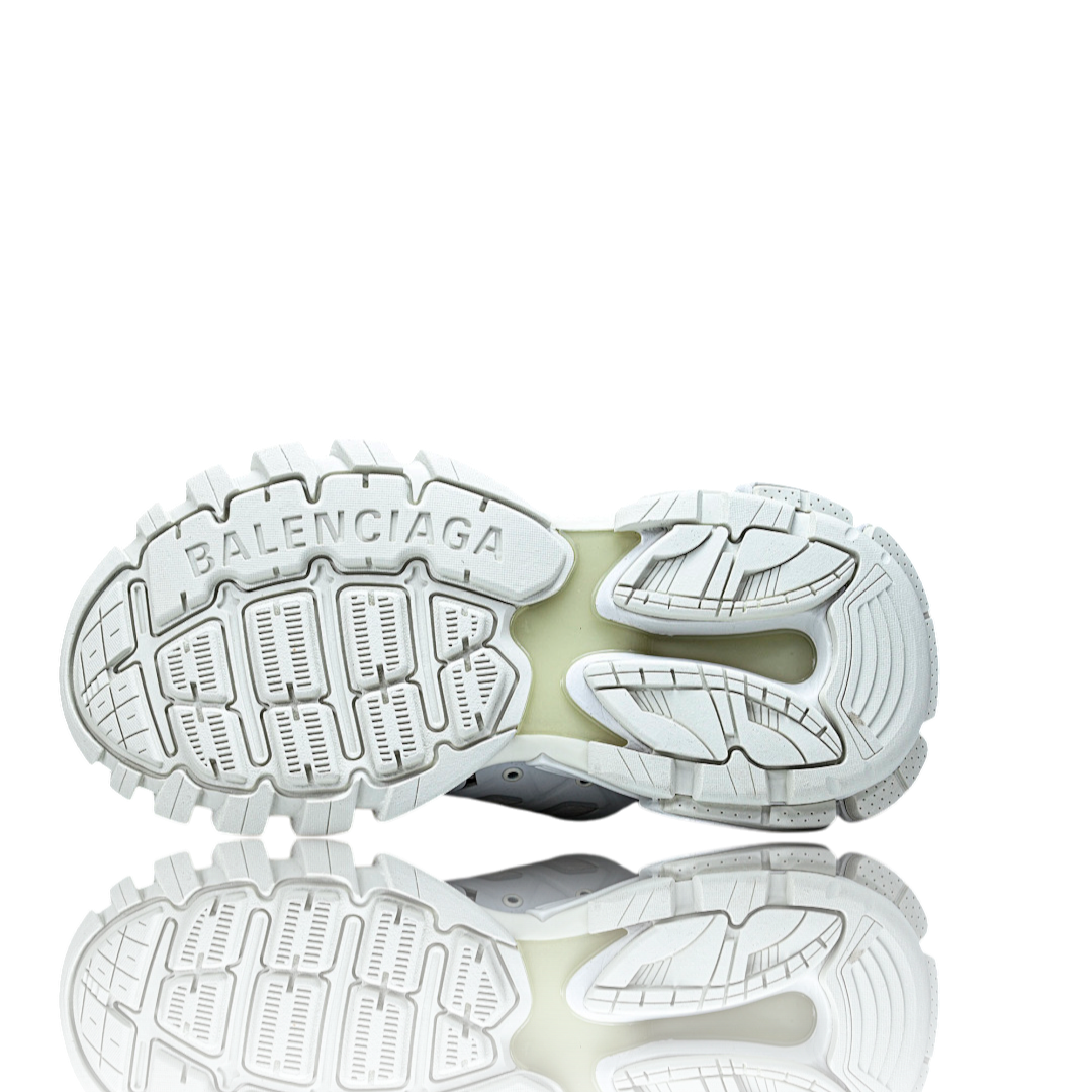 Track Trainer 'White' (Charm)